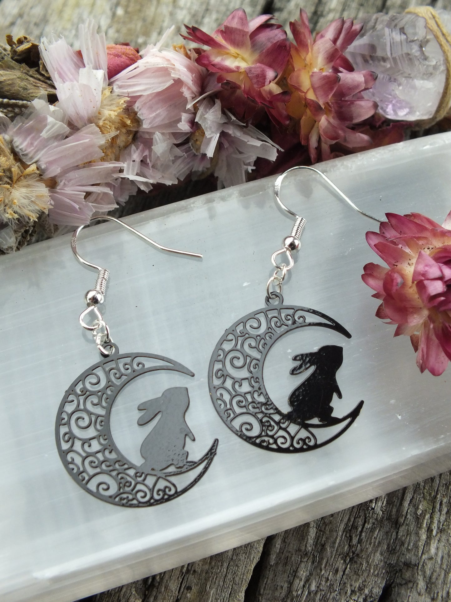 Filigree Moon Rabbit Earrings - Black