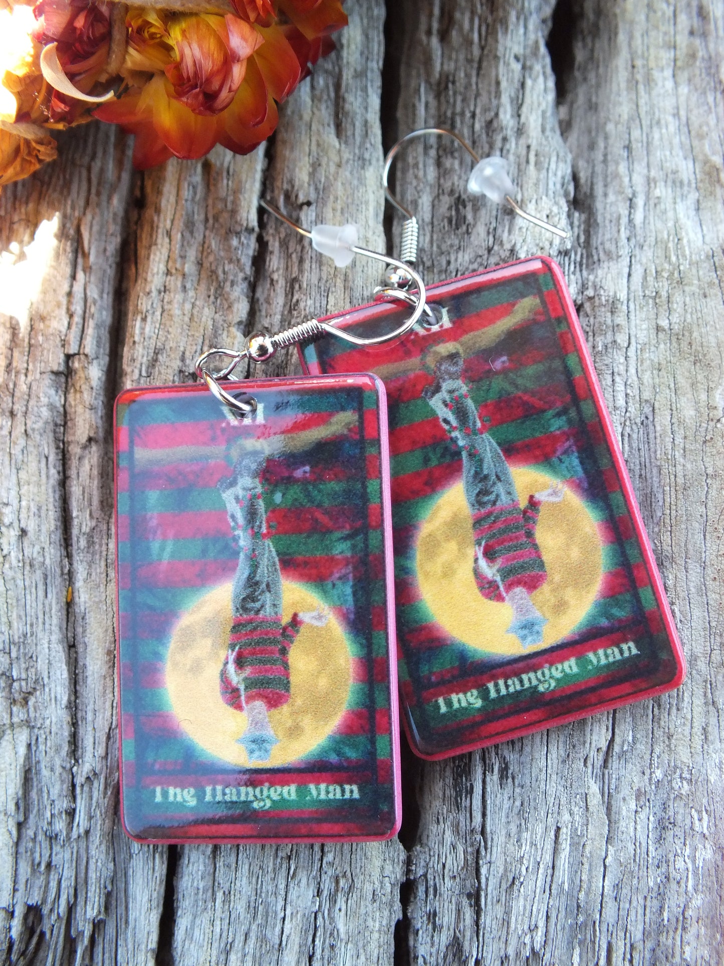The Horror Arcana Earrings - The Hanged Man (Freddie Kruger)