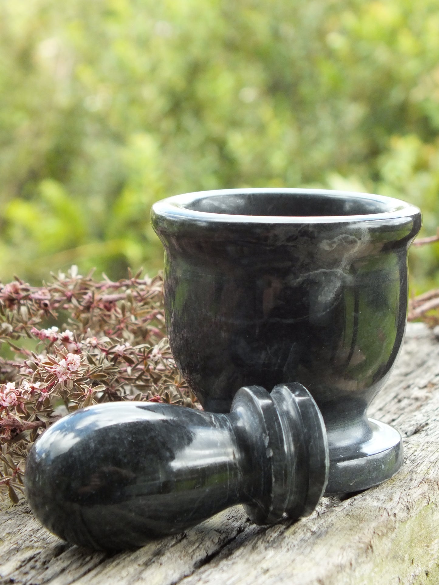 Black Jade Miniature Mortar & Pestle