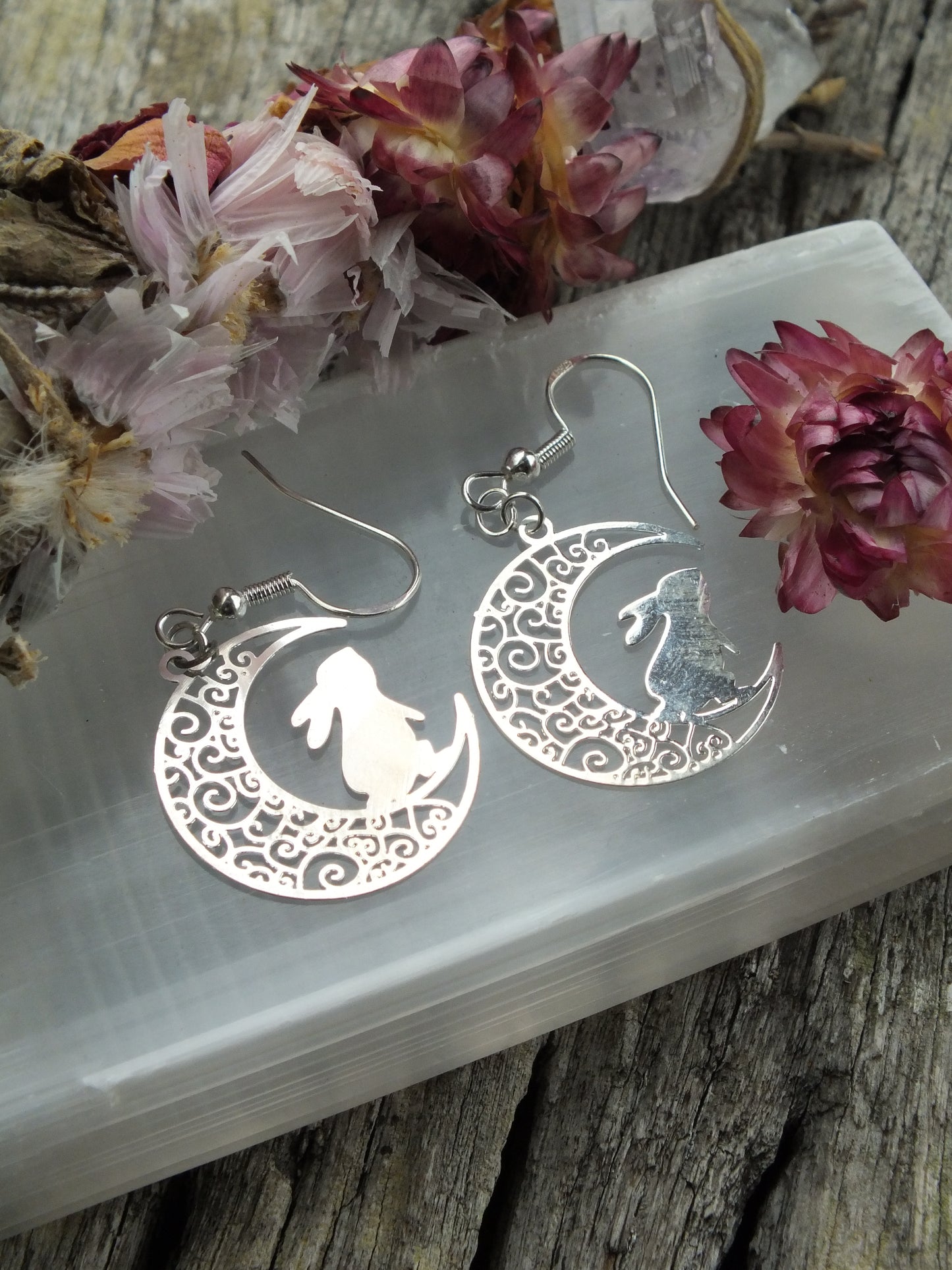 Filigree Moon Rabbit Earrings - Silver
