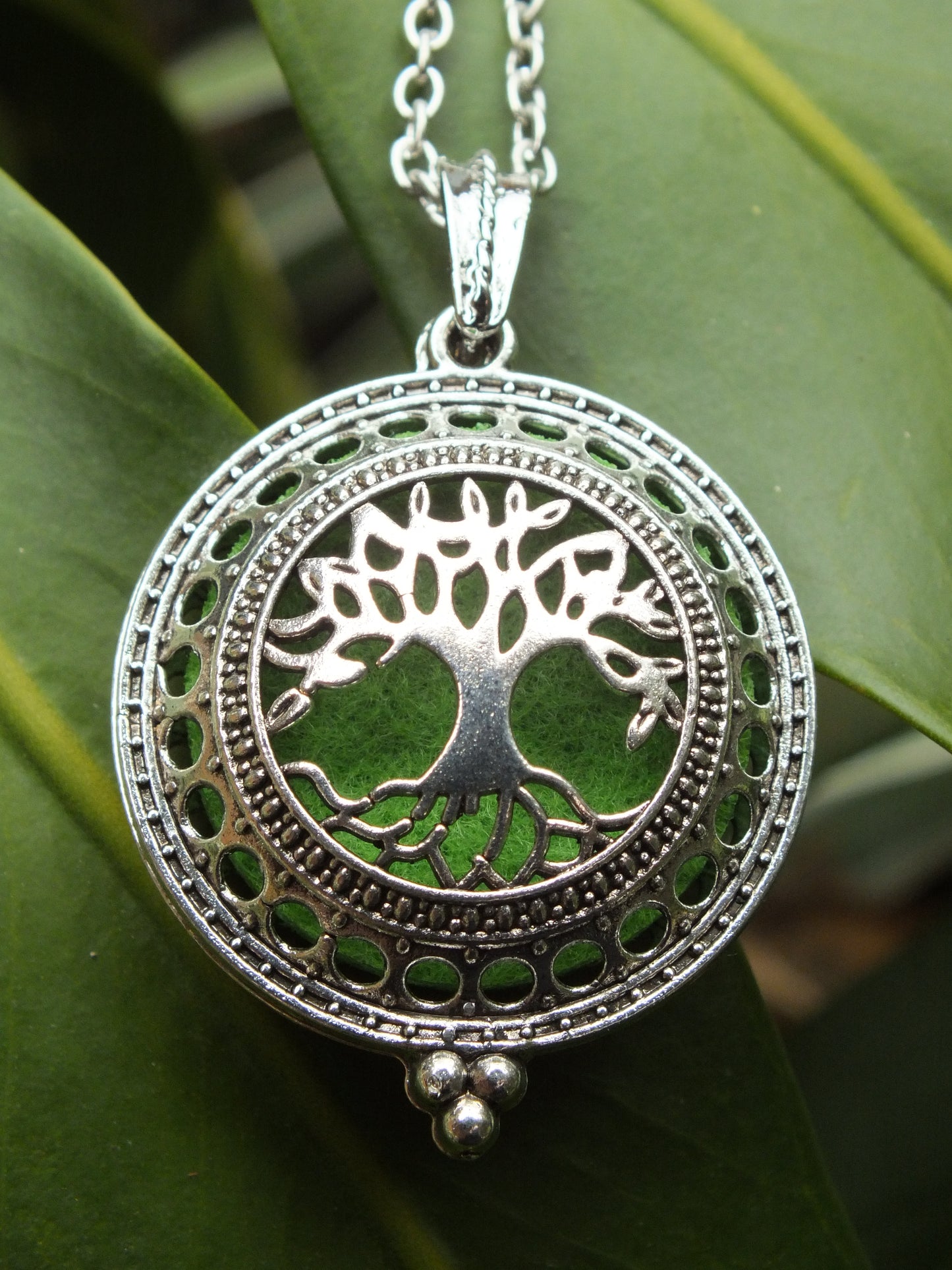 Green Tree Of Life Diffuser Locket