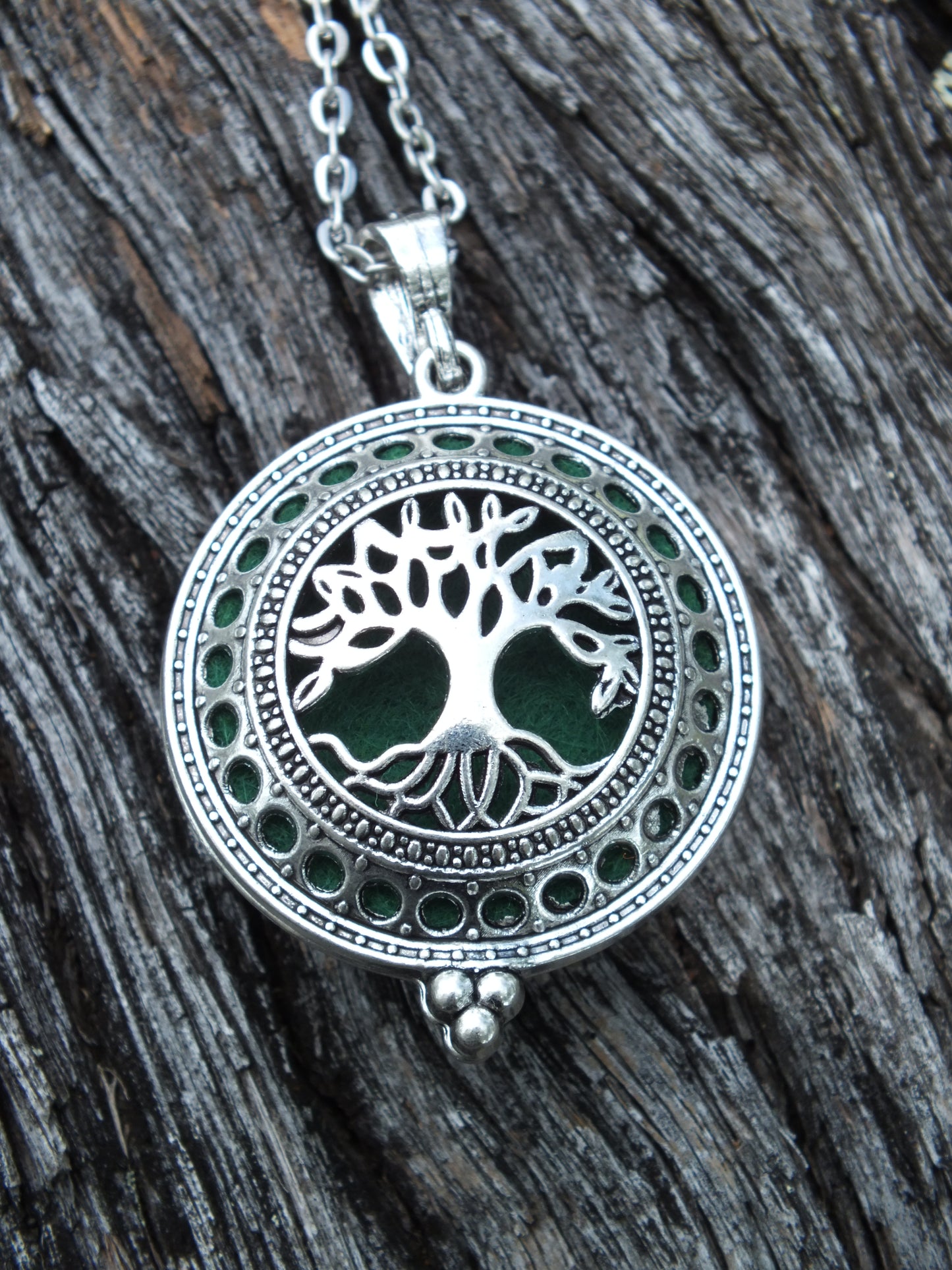 Green Tree Of Life Diffuser Locket