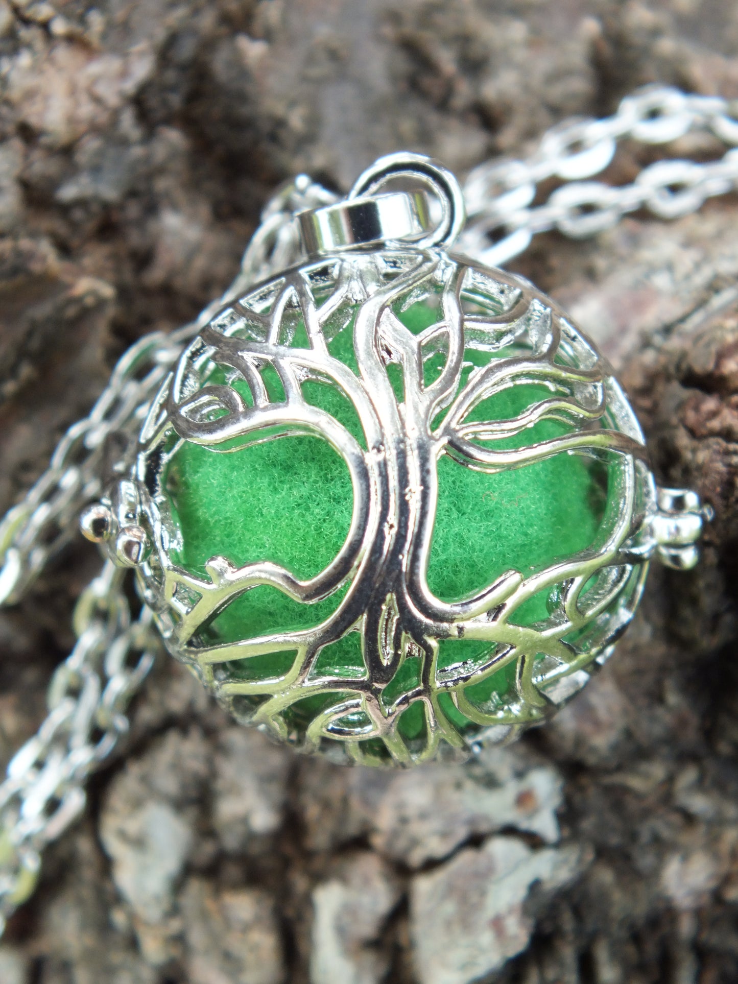 Green Tree Of Life Diffuser Locket