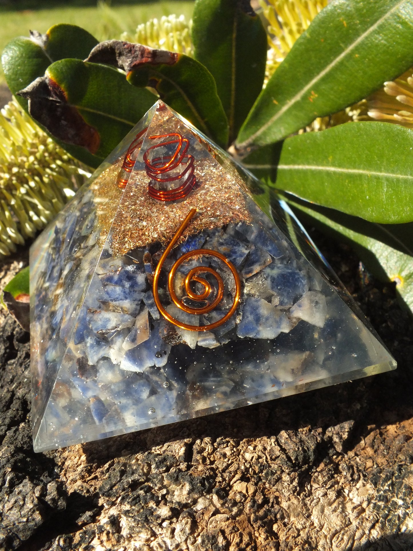 Sodalite & Qartz Orgonite