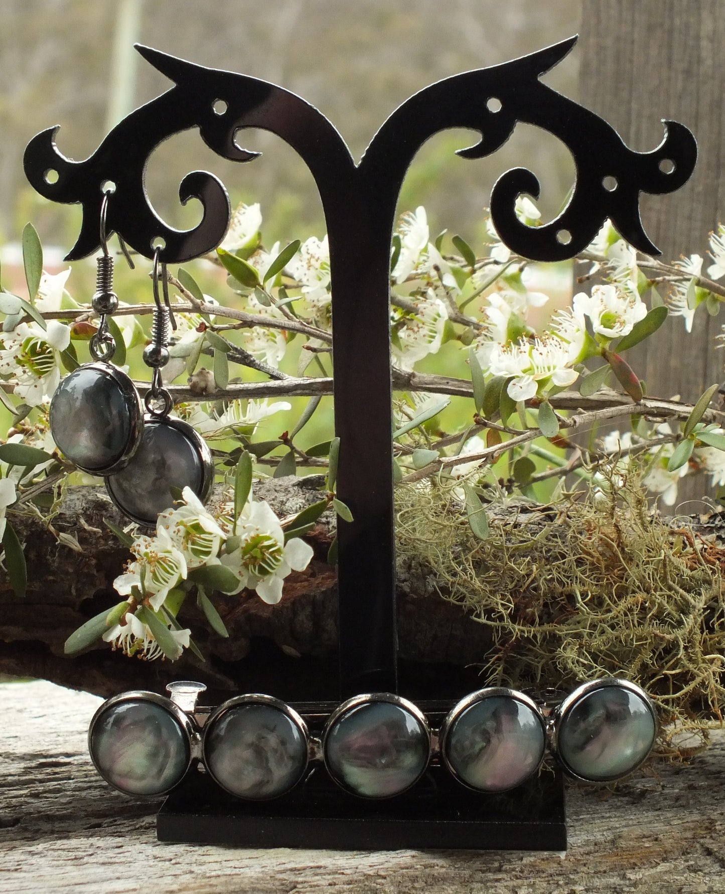 Mother Of Pearl Barrette & Earring Set