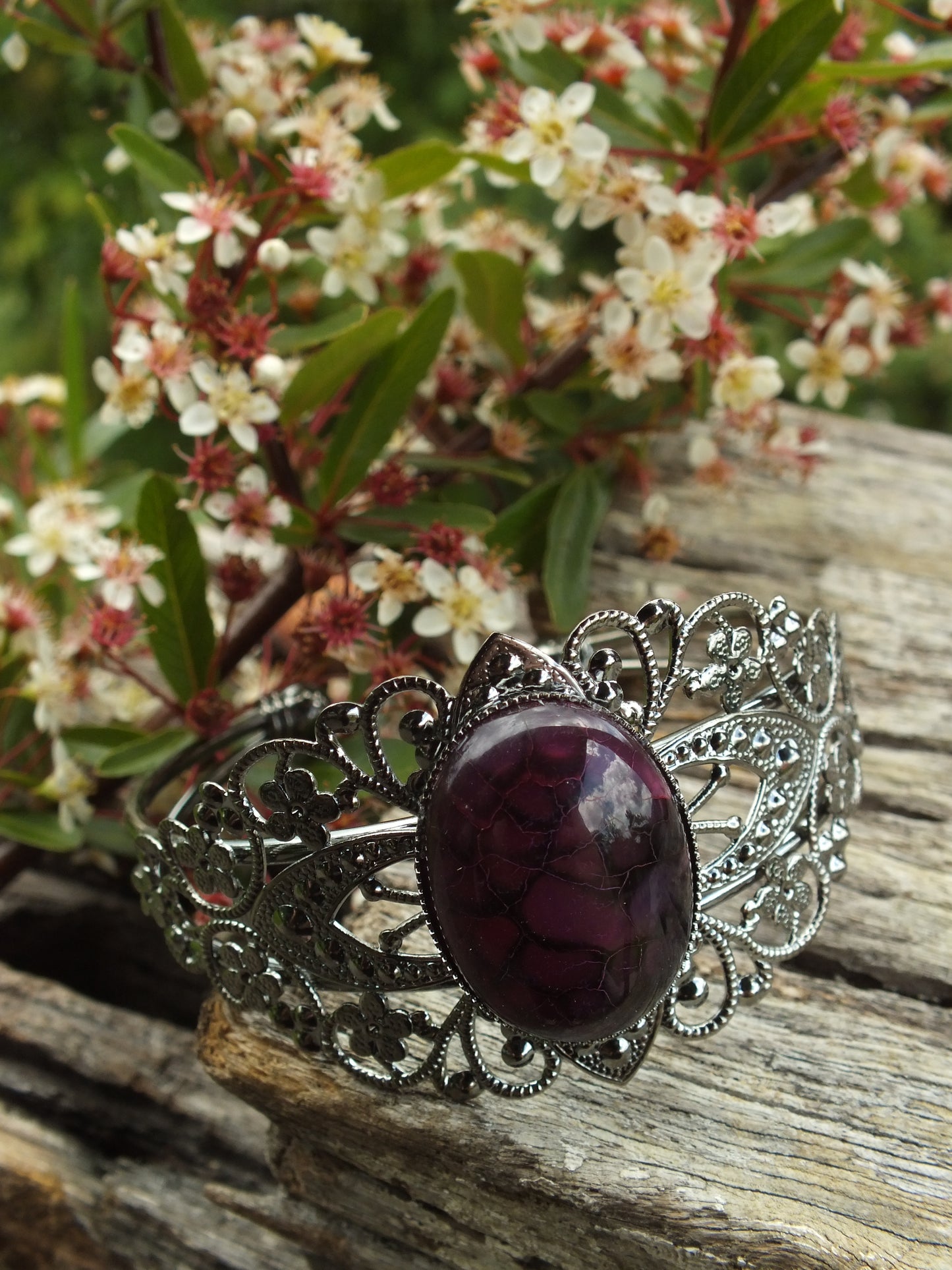 Antique Style Purple Dragon's Vein Agate Cabochon Bracelet