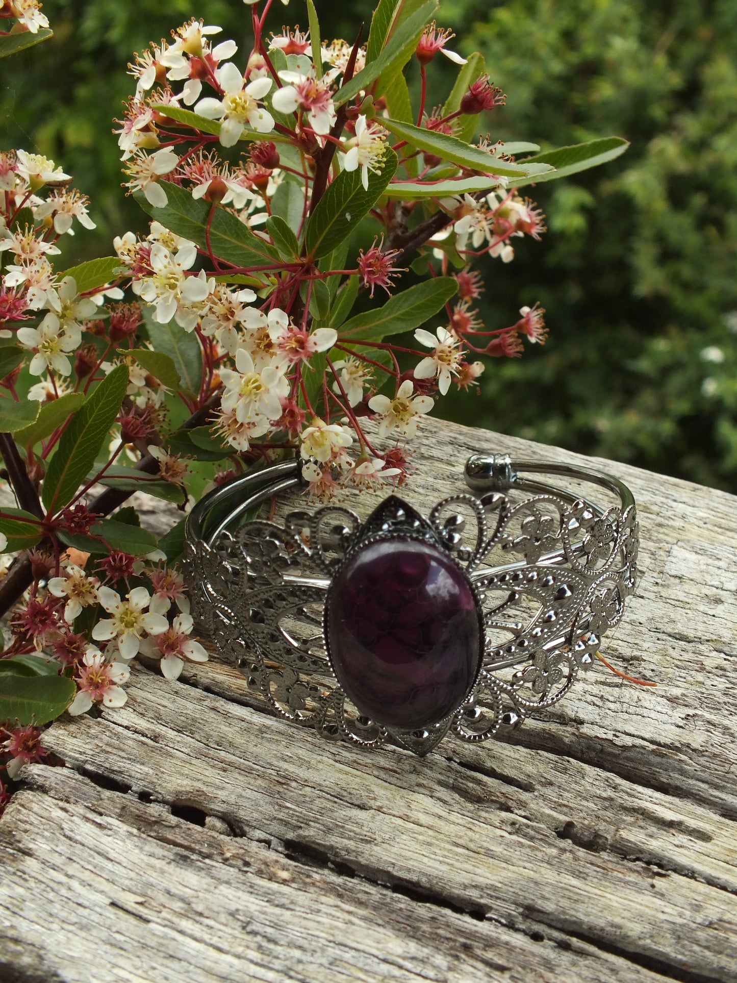 Antique Style Purple Dragon's Vein Agate Cabochon Bracelet