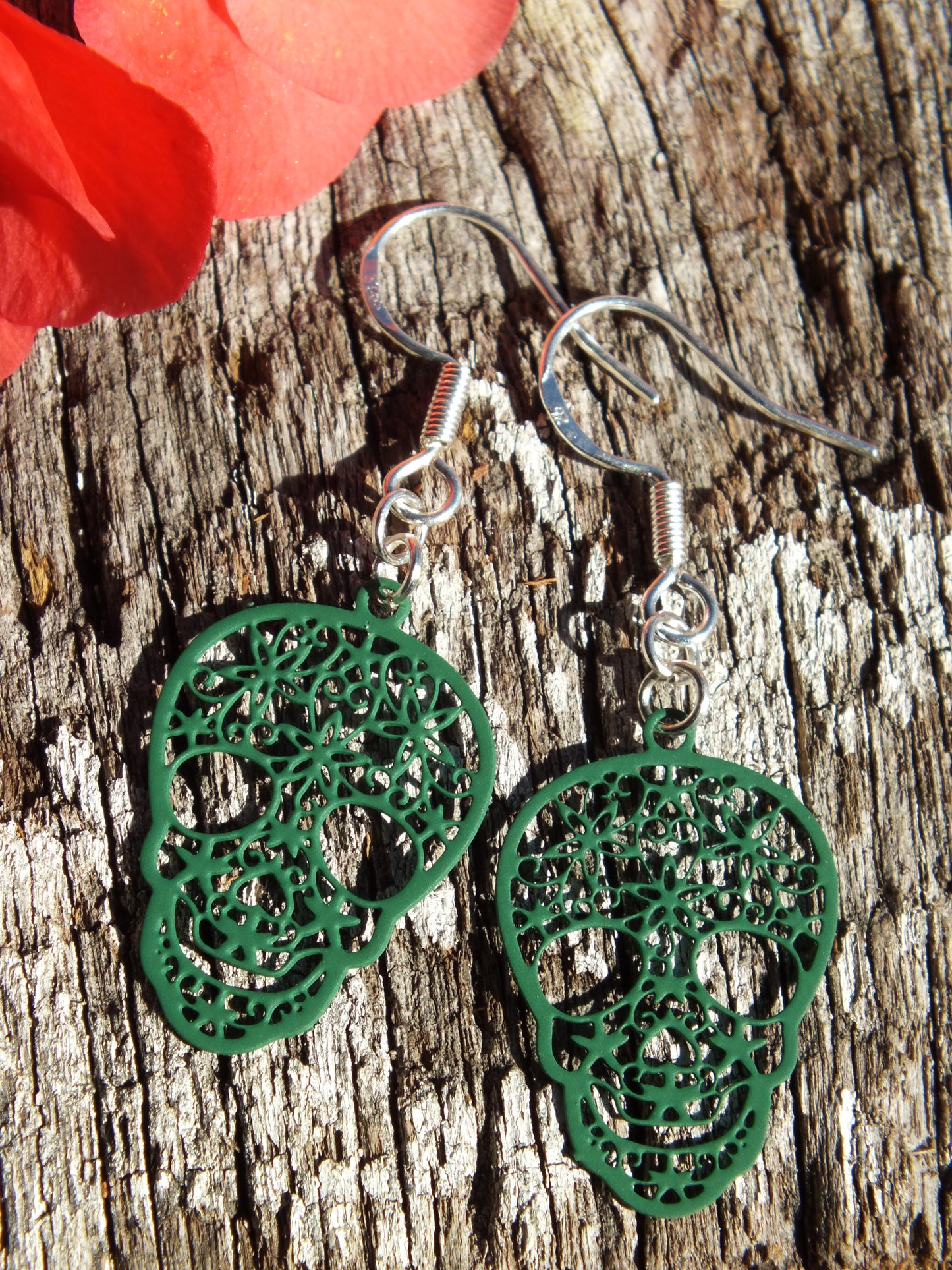 Filigree Skull Earrings (Pine)