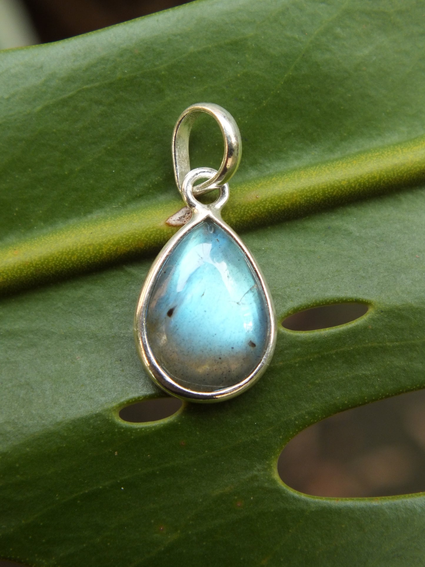 Sterling Silver Labradorite Pendant