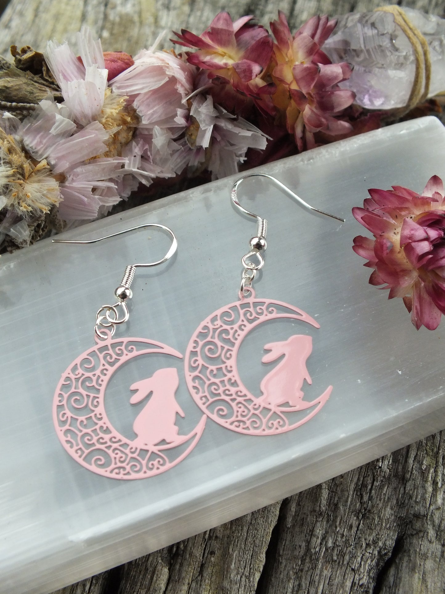 Filigree Moon Rabbit Earrings - Pink