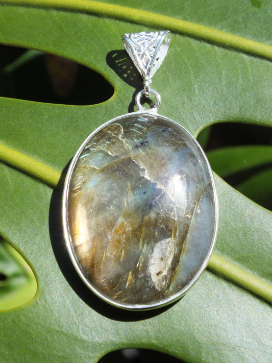 Silver Labradorite Pendant