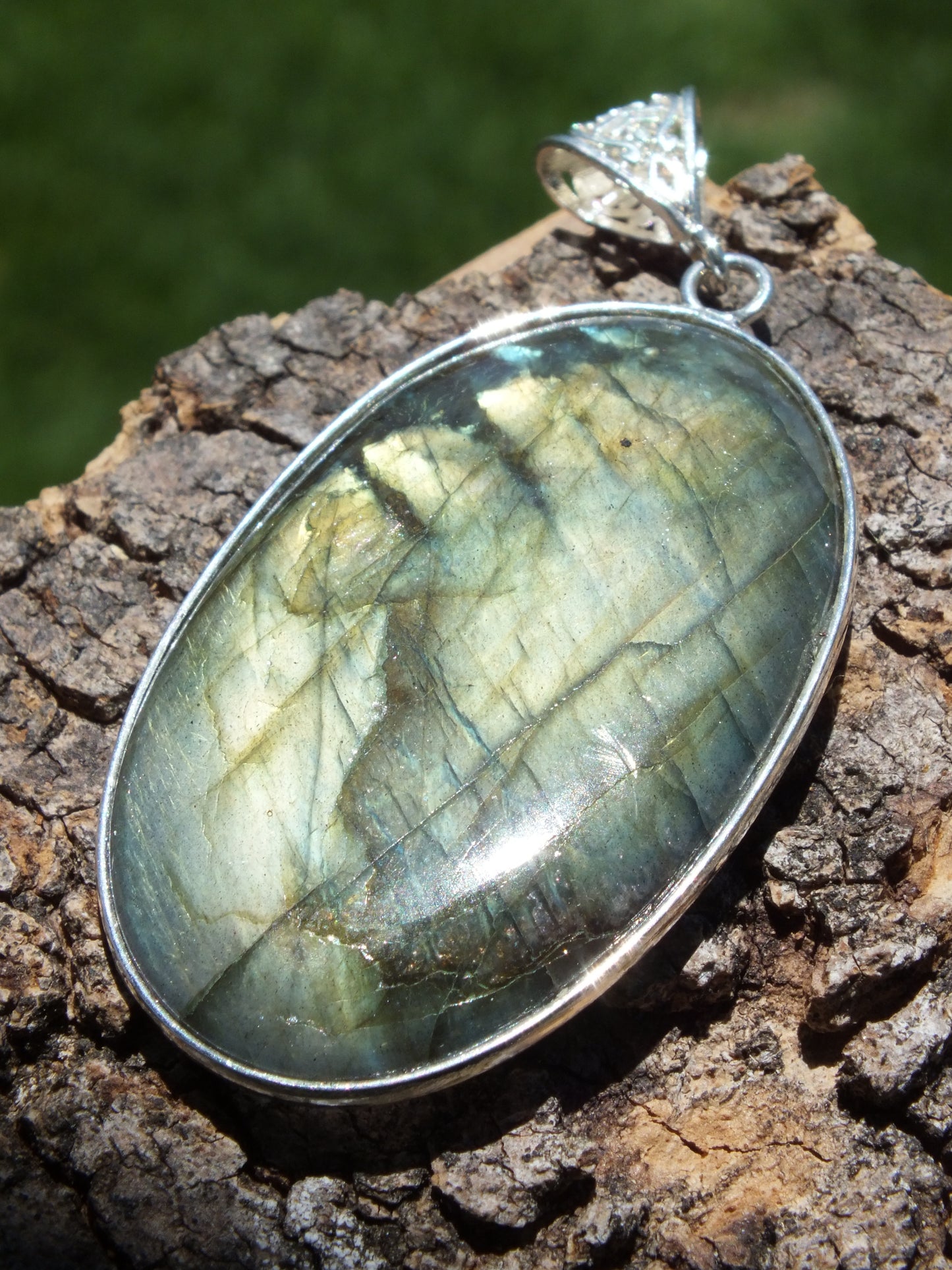 Silver Labradorite Pendant