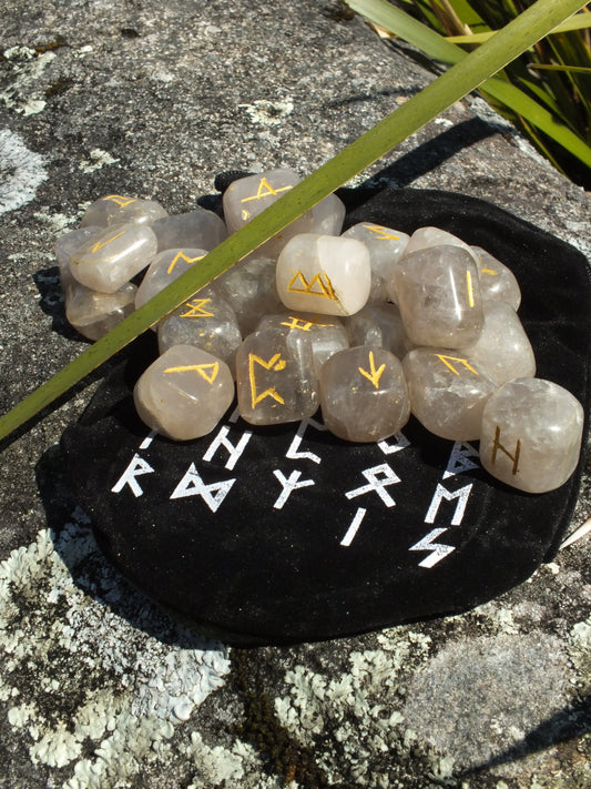 Rune Stones – Onyx Castle