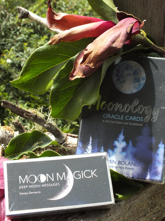 Moon Oracle & Moon Messages