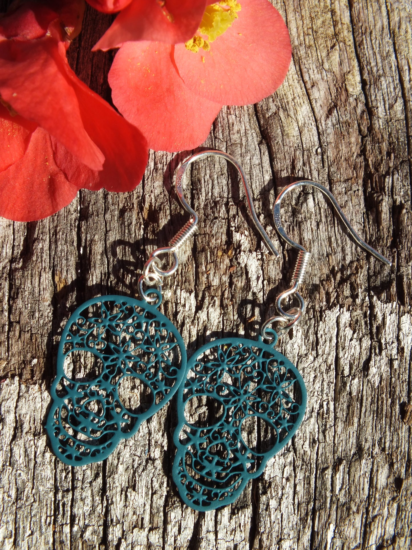 Filigree Skull Earrings (Peacock)